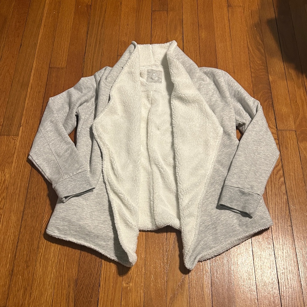 GAIAM Compass Sherpa Open Front Wrap Heather Gray Women’s